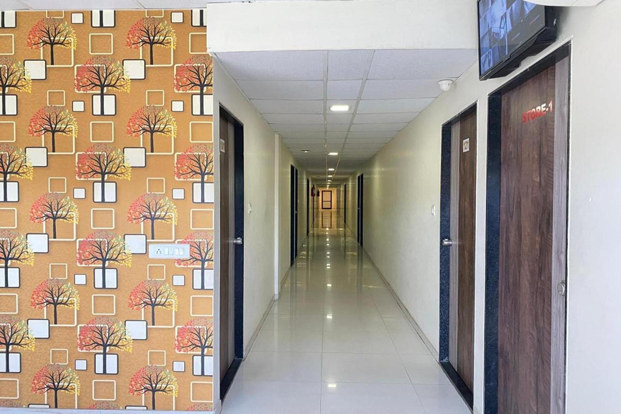 Hotel Kalyan Palace Watuwa Buitenkant foto